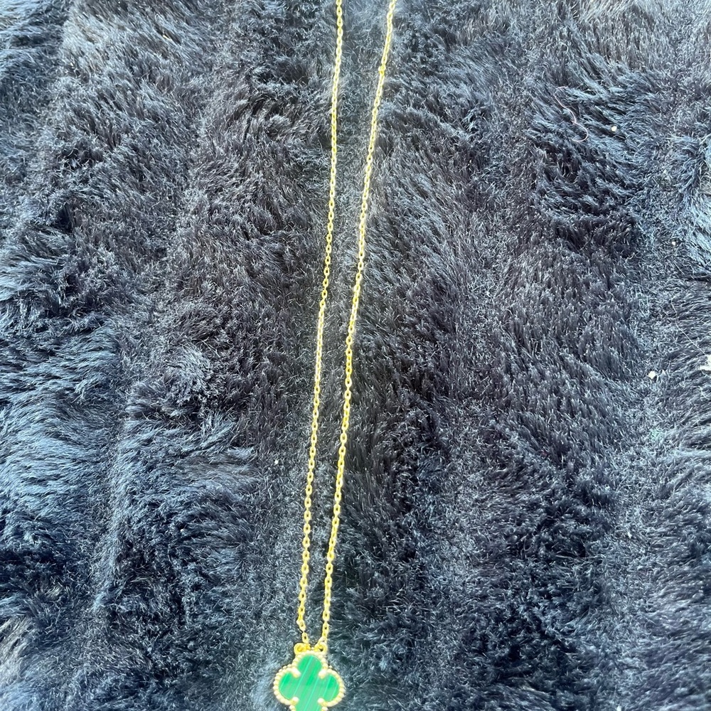 Elegant Gold Necklace with Green Pendant